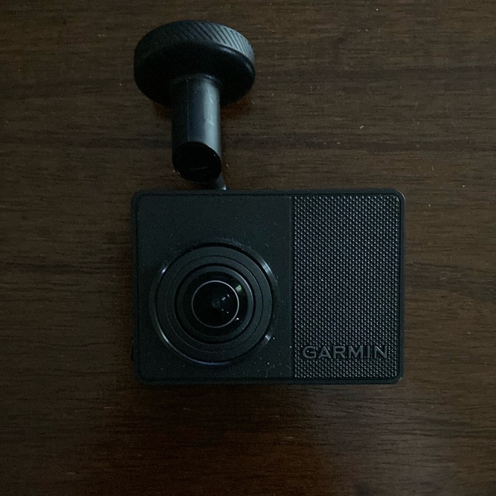 Garmin Dash Cam 67W